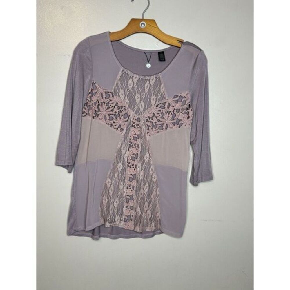 Women's BKE Boutique Pink Floral Embroidered Long Sleeve Shirt Size Medium‎